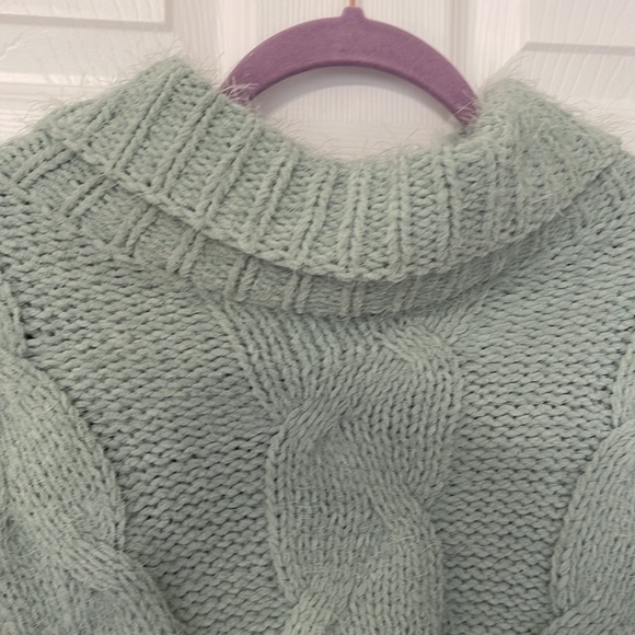 Mint green sweater 🌊 - Picture 4 of 7